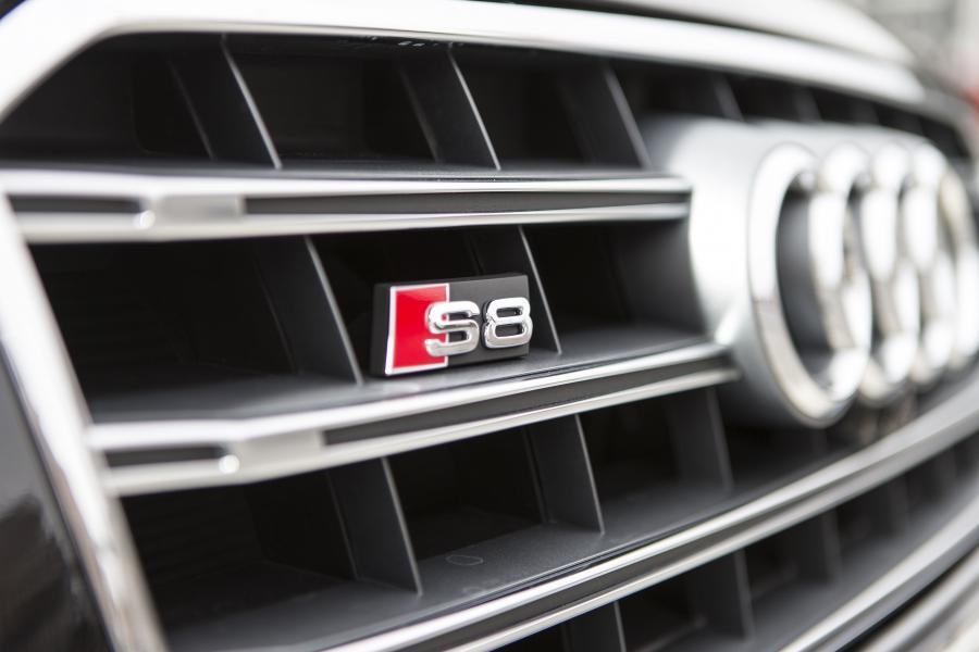 Логотип Audi S8 by ABT 2014 года  (фото 7 из 9)